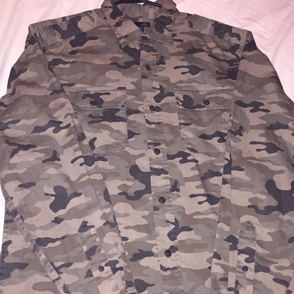 Men’s Gap Camouflage Button Down